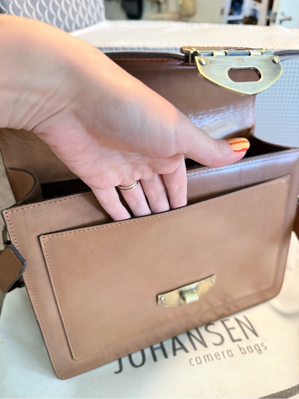 Johansen Leather Camera Bag - Picture 17 of 17